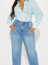 Load image into Gallery viewer, Bashful Blue Linen Shirt
