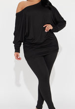 Load image into Gallery viewer, Plus Size: Dust Off My Shoulder Legging Set
