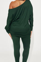 Load image into Gallery viewer, Plus Size: Dust Off My Shoulder Legging Set
