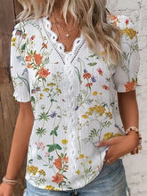 Load image into Gallery viewer, Women's At The Office Short Sleeve Blouse
