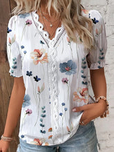 Load image into Gallery viewer, Women's At The Office Short Sleeve Blouse
